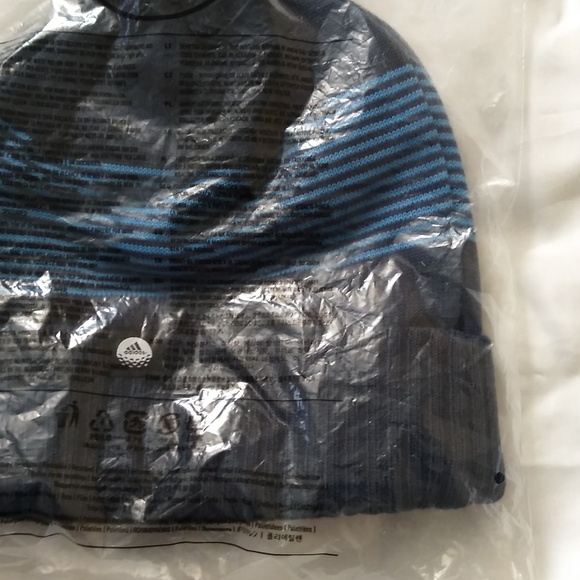 Adidas Pom Beanie - Picture 6 of 9